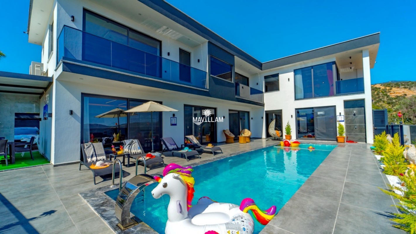 Villa Water Moon